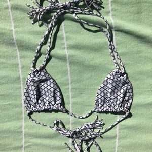 Acacia Cannons Top - Diamond - Small